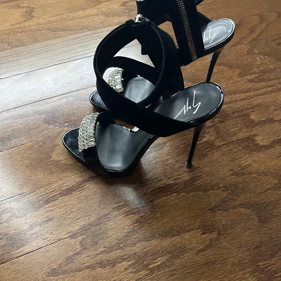 Giuseppe black stiletto heels open tioe - Picture 5 of 8